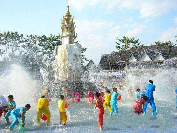 等不及夏天丨泼水节去泰国大作战