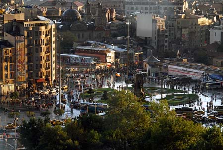 塔克西姆广场（Taksim Square）