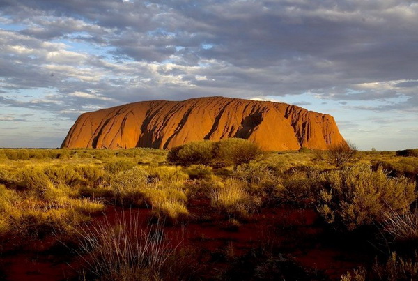 艾尔斯巨石（Ayers Rock）