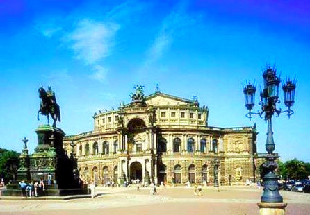 森伯歌剧院（Semperoper）