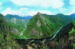 雅鲁藏布大峡谷