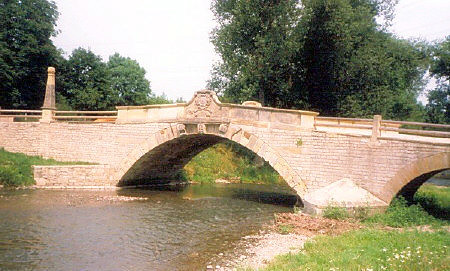 玛林塔尔桥（Marienthalbrücke）