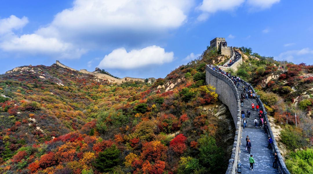 八达岭长城是郑州旅行社推荐的北京必去景点之一